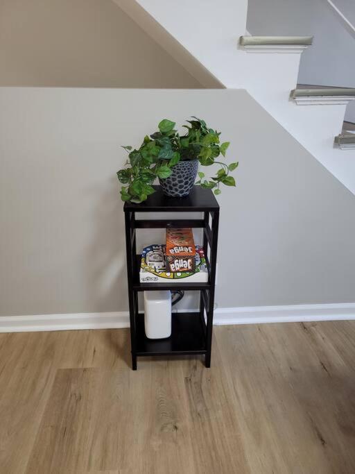 Davenport Dwellings-three Bedroom Apartment *