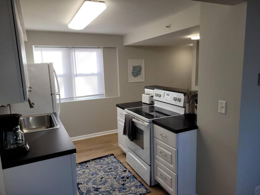 Davenport Dwellings-three Bedroom Apartment